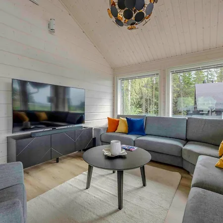 Luksushuvila Helmi Villa *